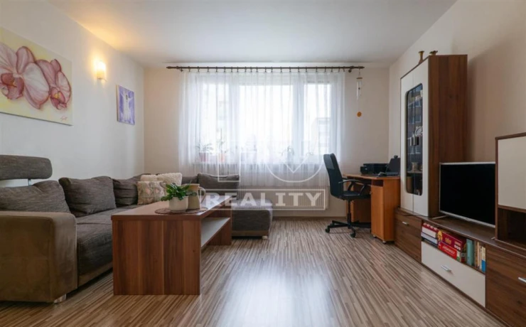 2-izbovy-byt-v-top-lokalite-puchova-big-3
