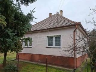 predaj-rodinneho-domu-v-obci-krtovce-pokojne-byvanie-s-v