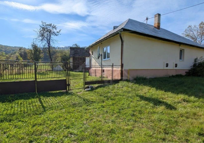 exkluzivna-ponuka-dom-s-velkym-pozemkom-a-jedinecnym-sukr-big-4
