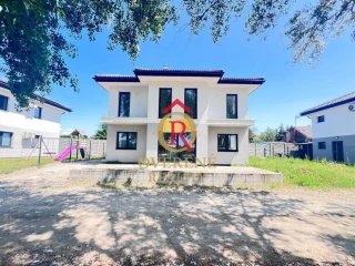 ponukame-na-predaj-dom-s-vynimocnym-vyhladom-na-jazero-v-obc