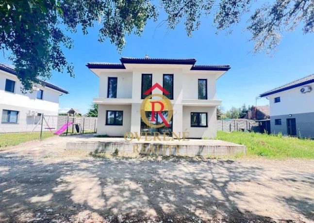 ponukame-na-predaj-dom-s-vynimocnym-vyhladom-na-jazero-v-obc-big-0