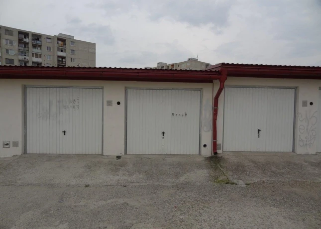garaz-humenne-big-0