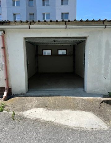 garaz-v-centre-stropkova-big-1