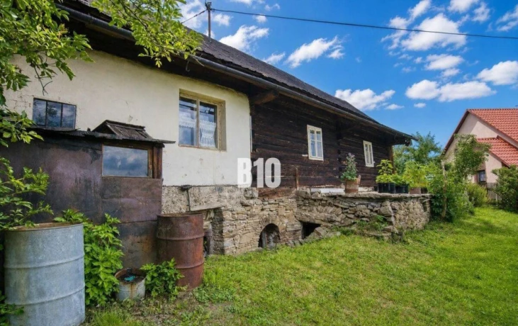 drevenica-s-3-kamennymi-pivnicami-cadca-u-lisky-big-1