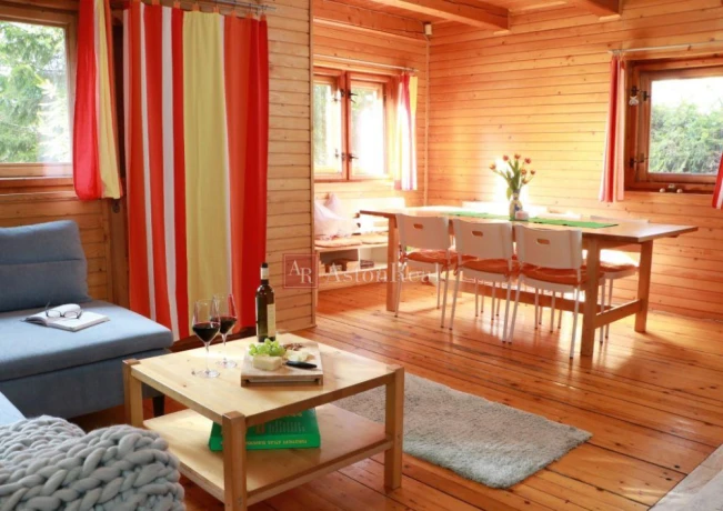 chata-na-taloch-okrbrezno-pozemok-680m2-big-3