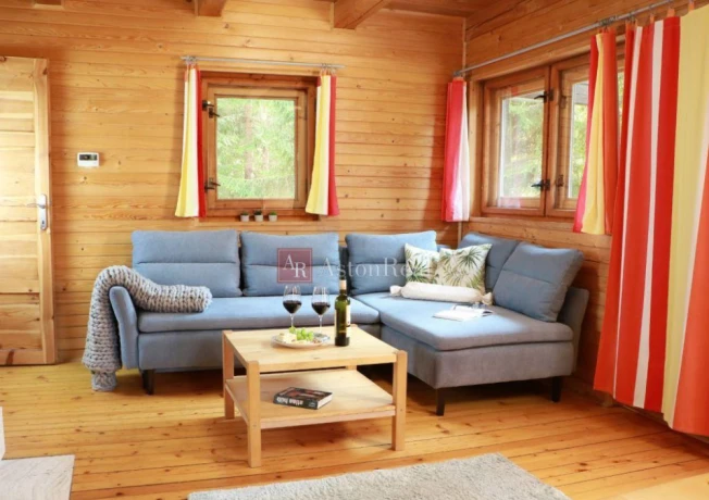 chata-na-taloch-okrbrezno-pozemok-680m2-big-4