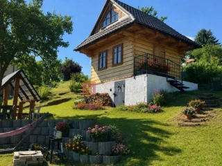 na-predaj-zahradna-chatka-v-obci-velicna-455-m2