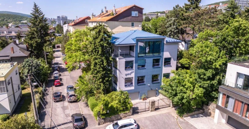 babonytre-i-predaj-polyfunkcna-budova-so-zahradou-pri-horsko-big-0