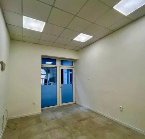 kancelaria-v-atriu-v-centre-mesta-levice-big-3