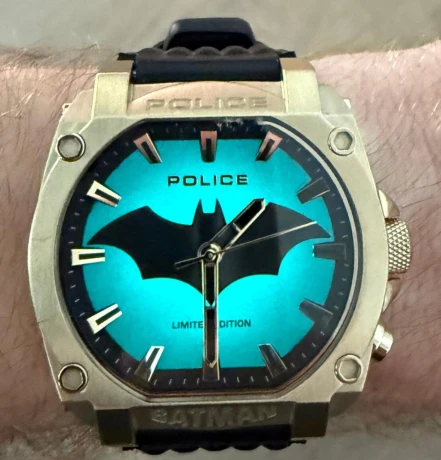 police-pewgd0022602-forever-batman-zaruka-big-2