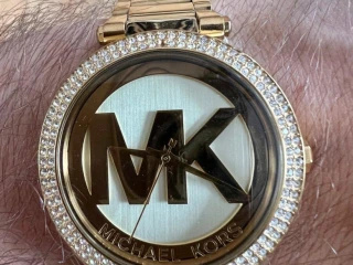 hodinky-michael-kors-model-mk5784-damske-zlate