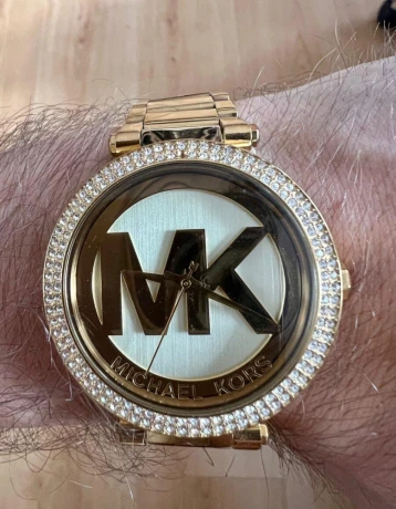 hodinky-michael-kors-model-mk5784-damske-zlate-big-0