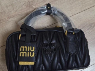 kabelka-miu-miu