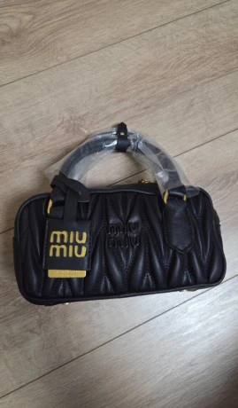 kabelka-miu-miu-big-0