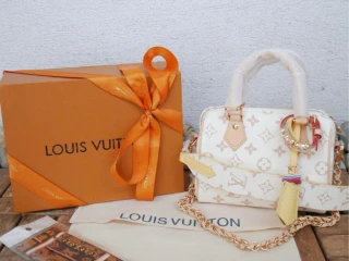 louis-vuitton-kabelka