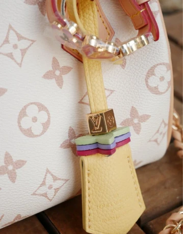 louis-vuitton-kabelka-big-2