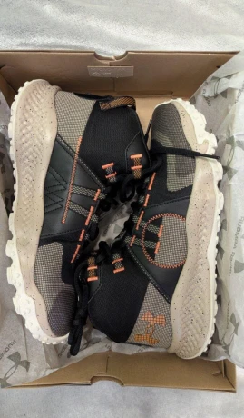 predam-tenisky-under-armour-45-maven-trek-big-2