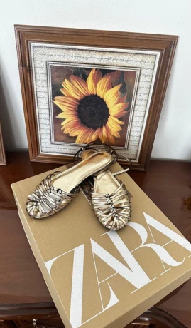 zara-zlate-sandale-big-0
