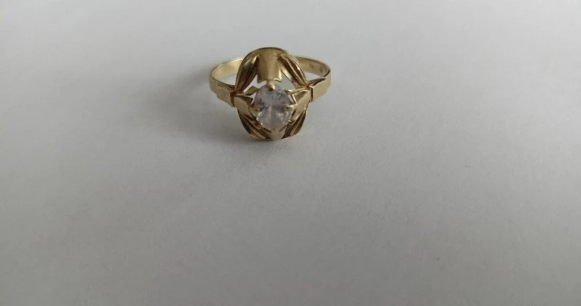 predam-elegantny-zlaty-prsten-14-kt-364-g-big-3