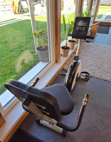 recumbent-stacionarny-bicykel-big-1