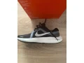 nike-vomero-16-bezecka-obuv-small-0