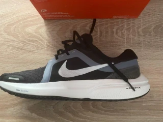 nike-vomero-16-bezecka-obuv