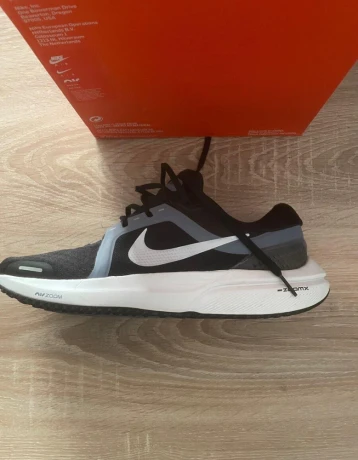 nike-vomero-16-bezecka-obuv-big-0
