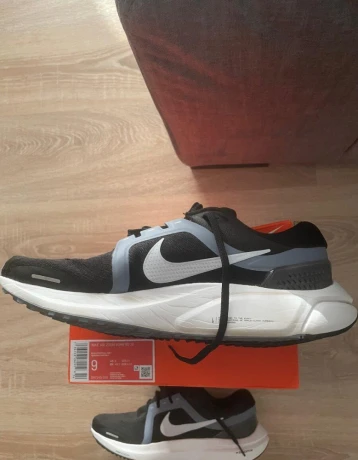 nike-vomero-16-bezecka-obuv-big-2