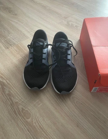 nike-vomero-16-bezecka-obuv-big-3