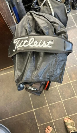predam-titleist-jet-black-tour-bag-big-3