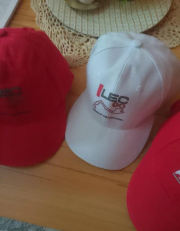 golf-rukavica-na-pravu-ruku-hraje-lavak-big-0