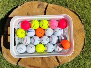 callaway-srixon-volvik-farebne-mix-biele-mix