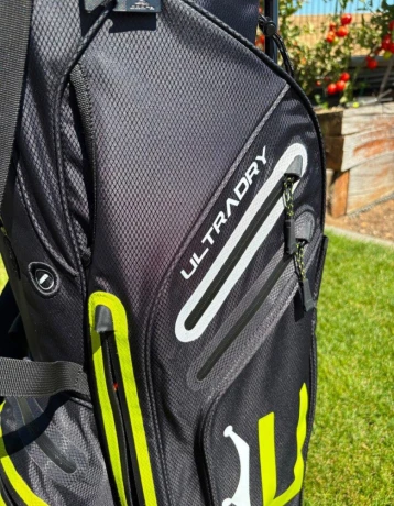 predam-takmer-nepouzity-golf-stand-bag-cobra-big-4
