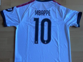 real-madrid-mbappe-10-dres-2627-liga-majstrov-velkost-l