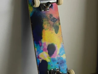 skateboard-globe-colorbomb-775