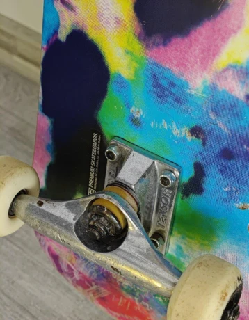 skateboard-globe-colorbomb-775-big-3