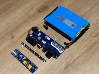 onewheel-xr-bateria-controller-led-svetla-nabijacka