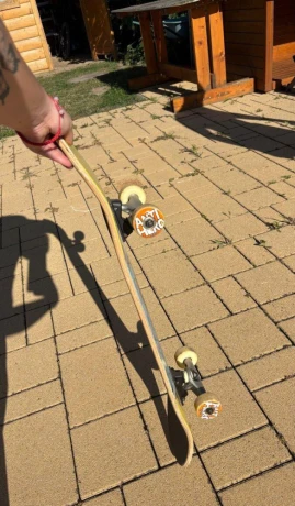 skateboard-80-zlto-modry-big-1