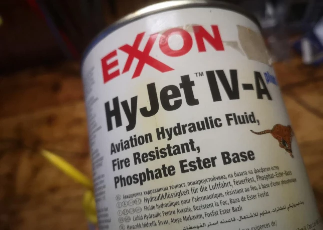 letecka-hydraulicka-kvapalina-exxon-hyjet-iv-a-plus-big-0
