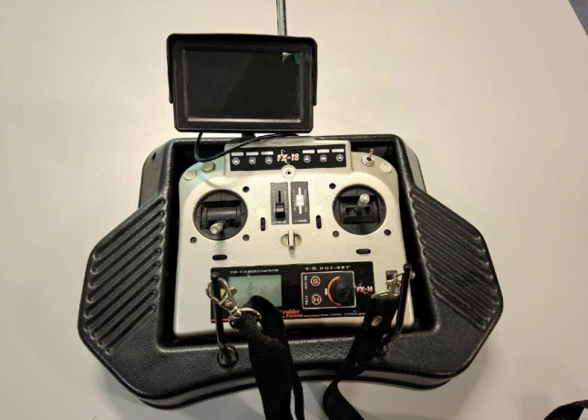 rc-vysielac-robbe-futaba-fx-18-big-0