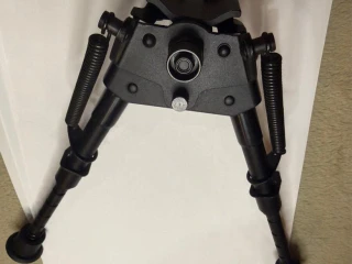 bipod-dvojnozka-na-dlhu-zbran-polovnicku-gulovnicu