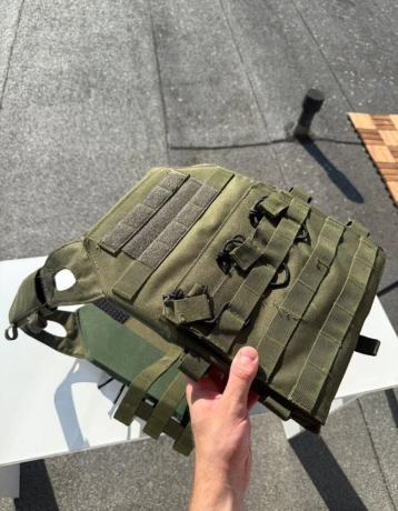 vesta-na-airsoft-nosic-platov-big-0