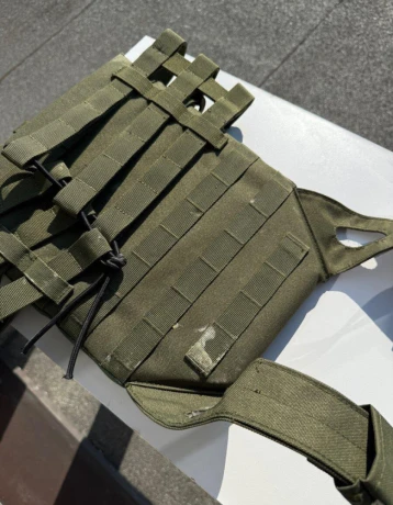 vesta-na-airsoft-nosic-platov-big-4