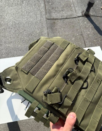 vesta-na-airsoft-nosic-platov-big-1