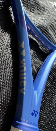 yonex-ezone-98-blast-blue-grip3-big-4