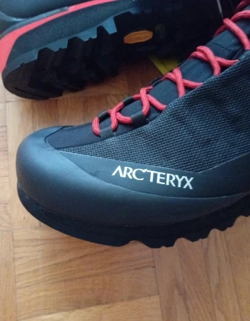 arcteryx-acrus-lt-gtx-nove-v-krabici-velkost-425-vnutdlzka-big-3