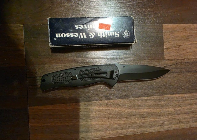 predam-novy-noz-swat-smith-a-wesson-big-1