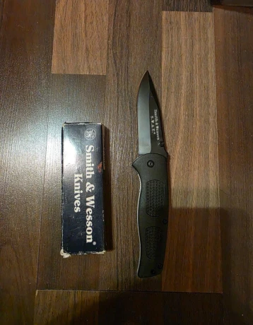 predam-novy-noz-swat-smith-a-wesson-big-0