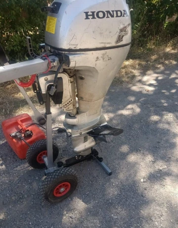 lodny-motor-honda-10-hp-big-3