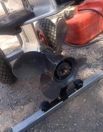 lodny-motor-honda-10-hp-big-0
